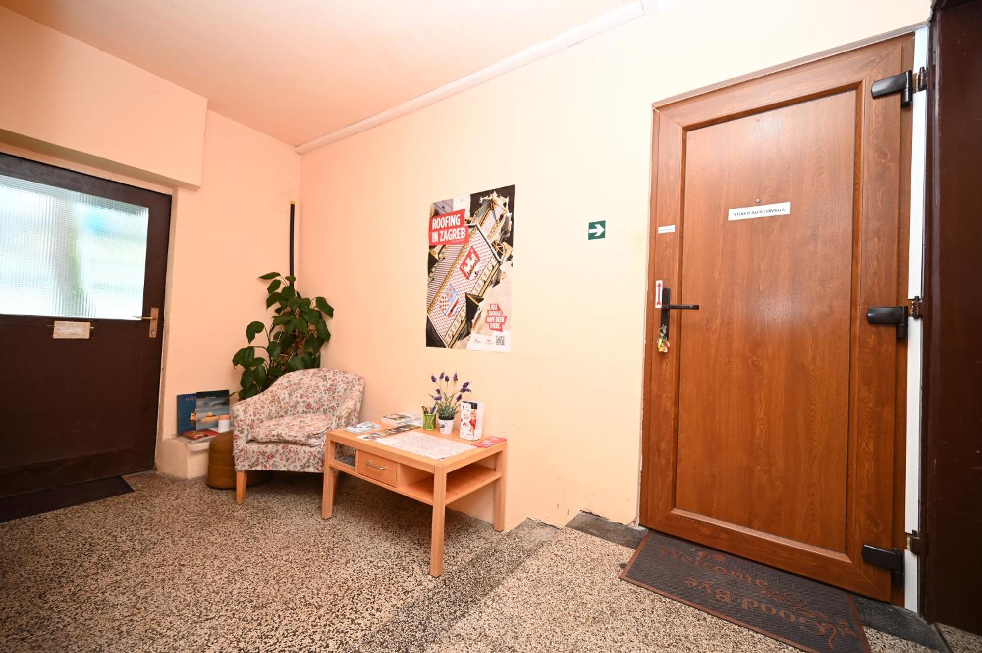 Appartamento Studio Alfa I Omega Zagabria Esterno foto