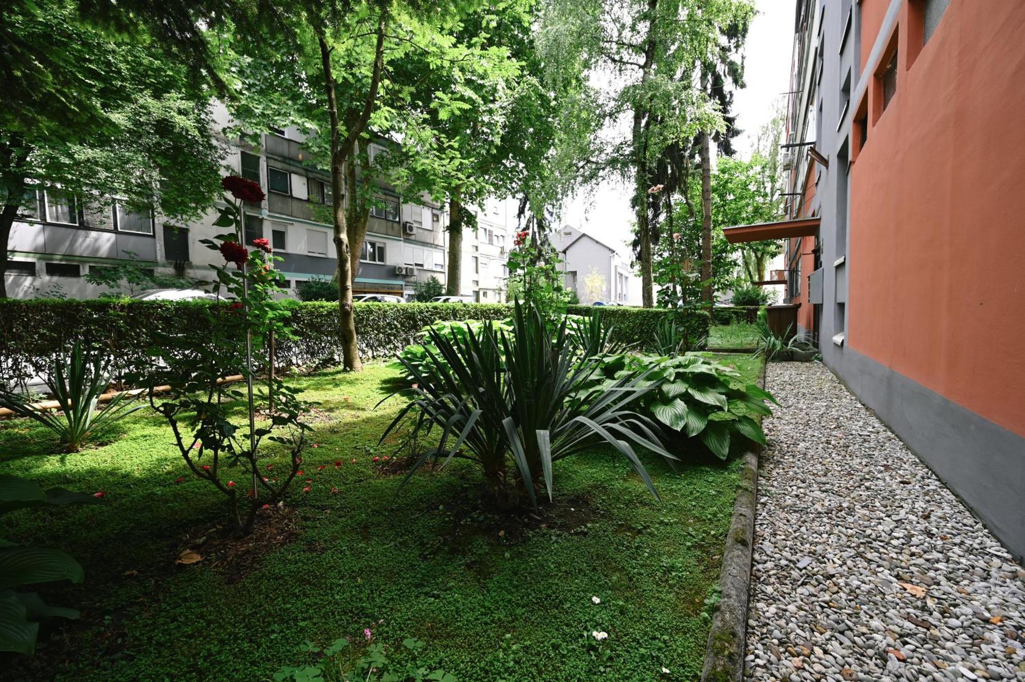 Appartamento Studio Alfa I Omega Zagabria Esterno foto